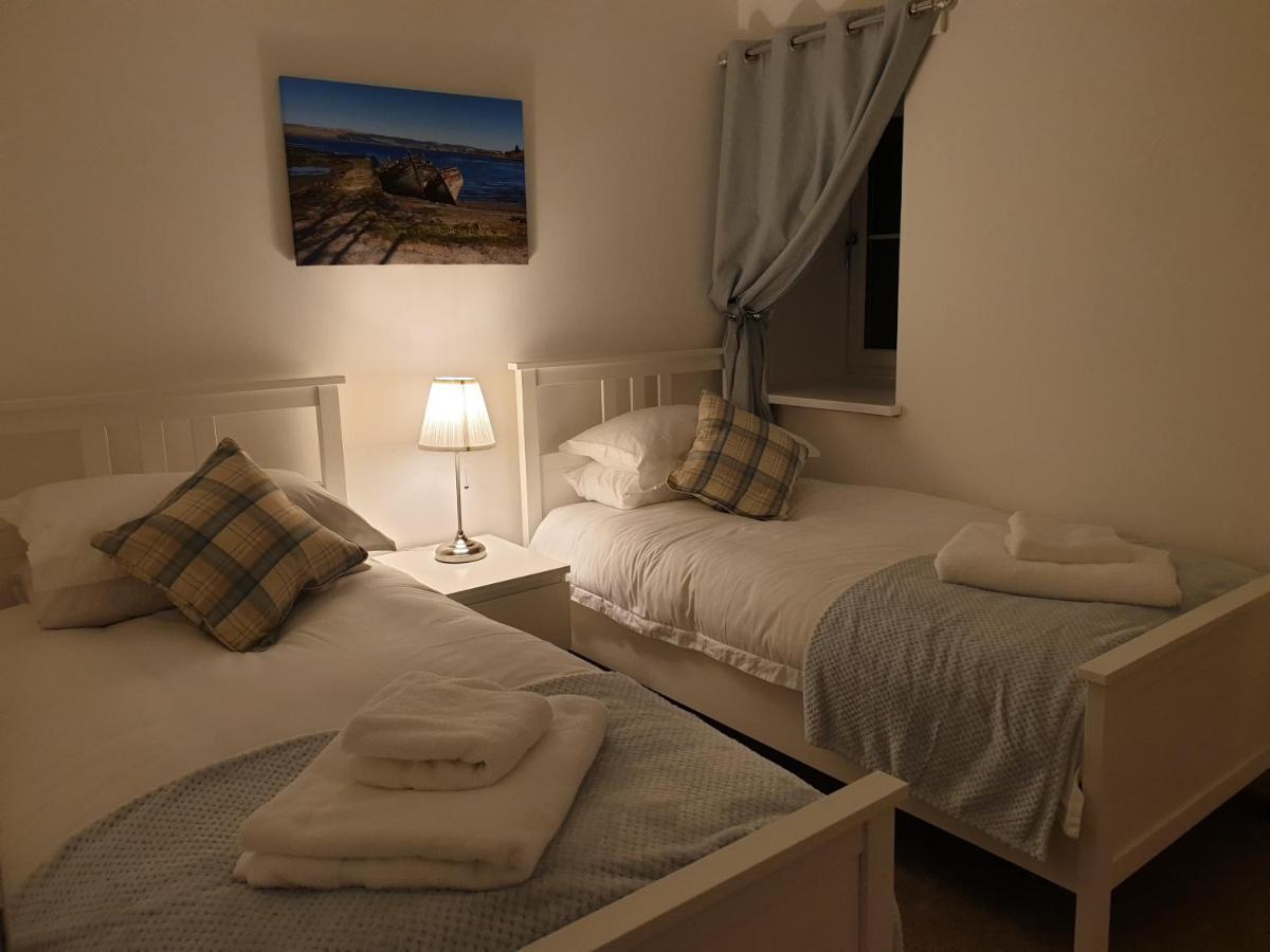The Old School Apartment Salen  Bagian luar foto